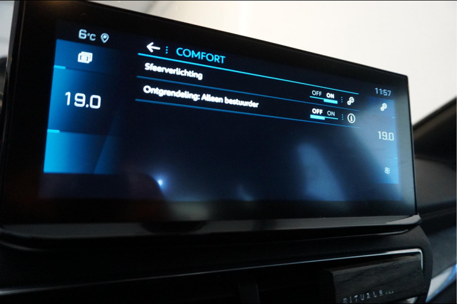 Peugeot 5008 1.2 PureTech GT SPORT | LEER/ Alcantara | Sfeerverlichting | APPLE | NL auto | Dealer onderhouden |