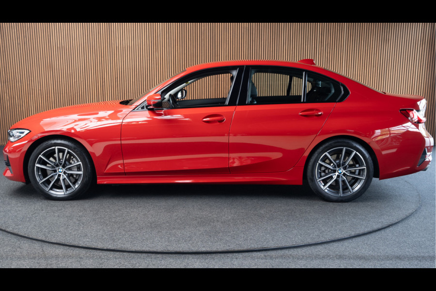 BMW 3-serie 330i High Executive Leer Navi ACC PDC Virtual Climate (3-zone) PDC LM velgen