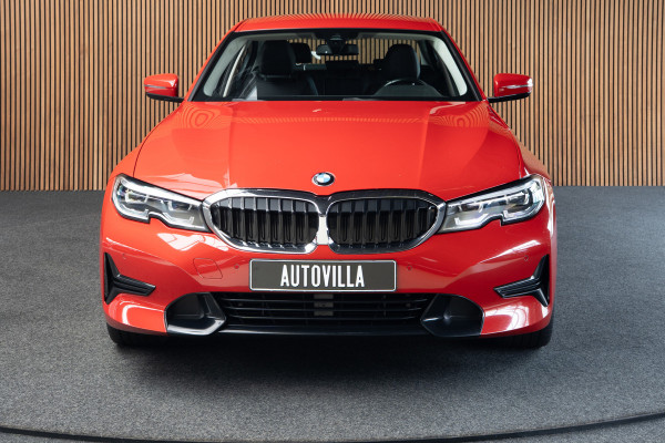 BMW 3-serie 330i High Executive Leer Navi ACC PDC Virtual Climate (3-zone) PDC LM velgen