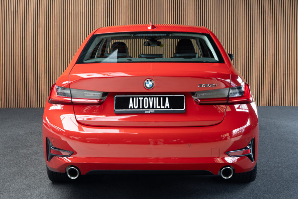 BMW 3-serie 330i High Executive Leer Navi ACC PDC Virtual Climate (3-zone) PDC LM velgen