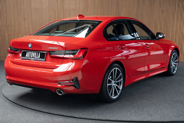 BMW 3-serie 330i High Executive Leer Navi ACC PDC Virtual Climate (3-zone) PDC LM velgen