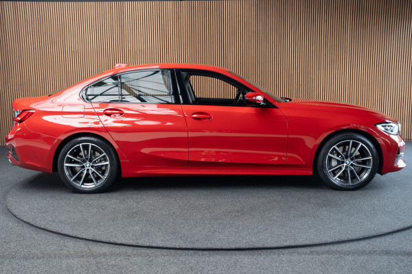BMW 3-serie 330i High Executive Leer Navi ACC PDC Virtual Climate (3-zone) PDC LM velgen