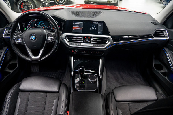 BMW 3-serie 330i High Executive Leer Navi ACC PDC Virtual Climate (3-zone) PDC LM velgen
