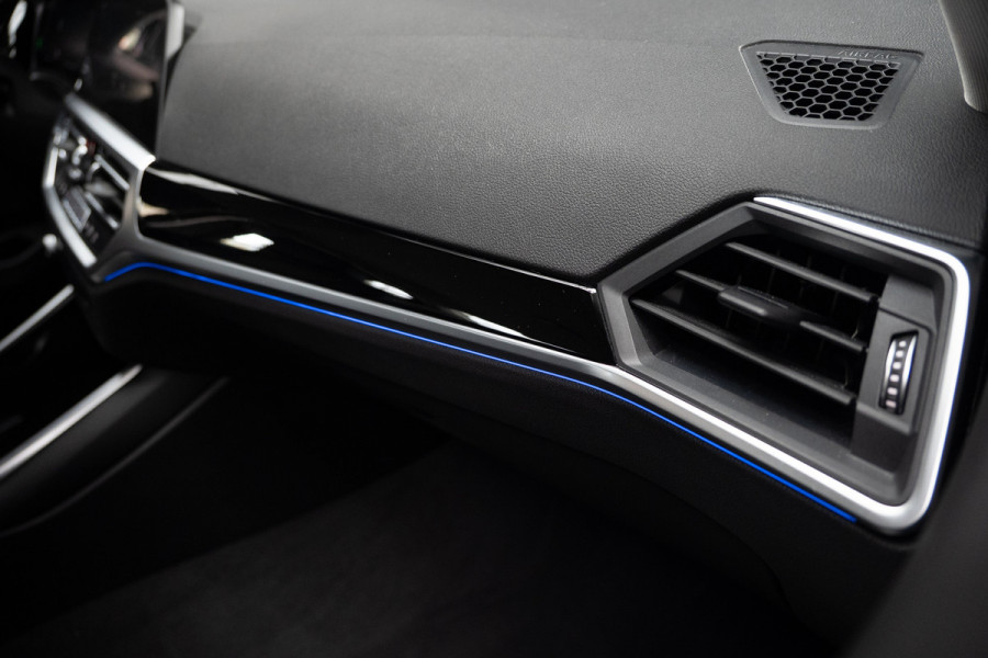 BMW 3-serie 330i High Executive Leer Navi ACC PDC Virtual Climate (3-zone) PDC LM velgen