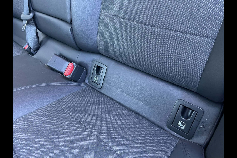 Toyota Corolla Touring Sports 1.8 Hybrid TeamNL / trekhaak / camera