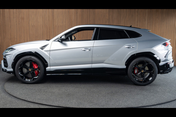 Lamborghini Urus 4.0 V8 HUD Leder Ceramic B&O 360° Massage ACC Alcantara hemel Elektr. achterklep Elektr. verstelbare stoelen met memory Stoel & Stuurverwarming Navi PDC Climate LM velgen