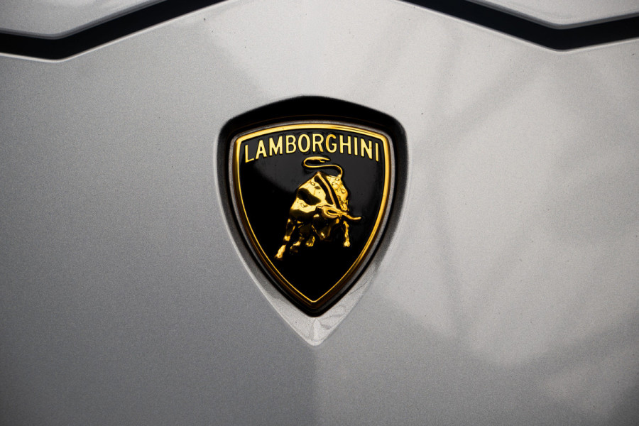 Lamborghini Urus 4.0 V8 HUD Leder Ceramic B&O 360° Massage ACC Alcantara hemel Elektr. achterklep Elektr. verstelbare stoelen met memory Stoel & Stuurverwarming Navi PDC Climate LM velgen