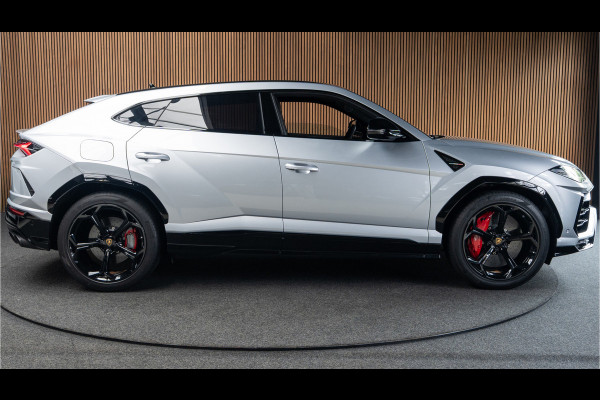 Lamborghini Urus 4.0 V8 HUD Leder Ceramic B&O 360° Massage ACC Alcantara hemel Elektr. achterklep Elektr. verstelbare stoelen met memory Stoel & Stuurverwarming Navi PDC Climate LM velgen