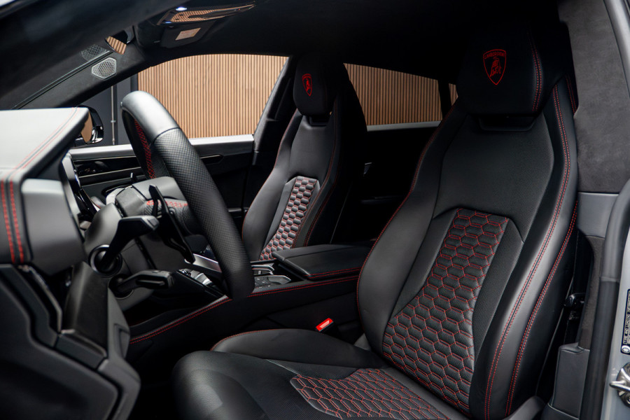 Lamborghini Urus 4.0 V8 HUD Leder Ceramic B&O 360° Massage ACC Alcantara hemel Elektr. achterklep Elektr. verstelbare stoelen met memory Stoel & Stuurverwarming Navi PDC Climate LM velgen