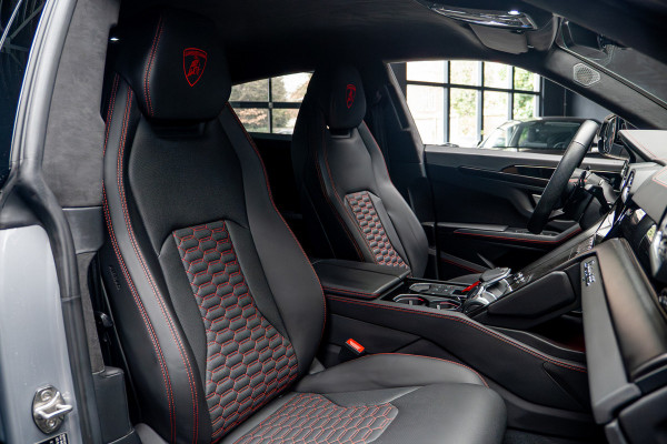 Lamborghini Urus 4.0 V8 HUD Leder Ceramic B&O 360° Massage ACC Alcantara hemel Elektr. achterklep Elektr. verstelbare stoelen met memory Stoel & Stuurverwarming Navi PDC Climate LM velgen