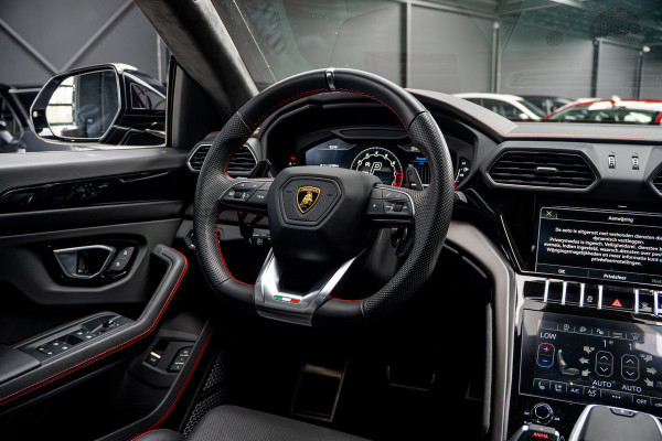 Lamborghini Urus 4.0 V8 HUD Leder Ceramic B&O 360° Massage ACC Alcantara hemel Elektr. achterklep Elektr. verstelbare stoelen met memory Stoel & Stuurverwarming Navi PDC Climate LM velgen