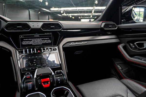 Lamborghini Urus 4.0 V8 HUD Leder Ceramic B&O 360° Massage ACC Alcantara hemel Elektr. achterklep Elektr. verstelbare stoelen met memory Stoel & Stuurverwarming Navi PDC Climate LM velgen