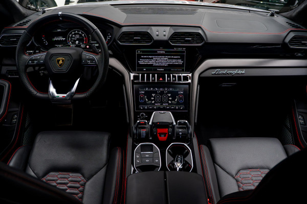 Lamborghini Urus 4.0 V8 HUD Leder Ceramic B&O 360° Massage ACC Alcantara hemel Elektr. achterklep Elektr. verstelbare stoelen met memory Stoel & Stuurverwarming Navi PDC Climate LM velgen