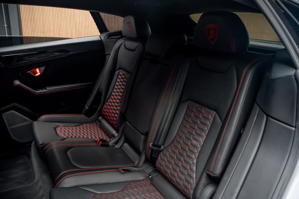 Lamborghini Urus 4.0 V8 HUD Leder Ceramic B&O 360° Massage ACC Alcantara hemel Elektr. achterklep Elektr. verstelbare stoelen met memory Stoel & Stuurverwarming Navi PDC Climate LM velgen