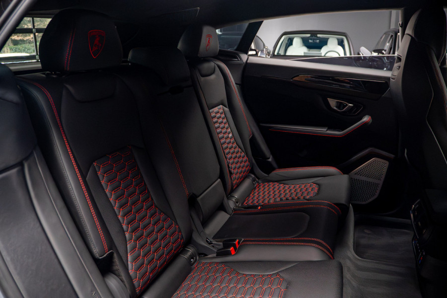 Lamborghini Urus 4.0 V8 HUD Leder Ceramic B&O 360° Massage ACC Alcantara hemel Elektr. achterklep Elektr. verstelbare stoelen met memory Stoel & Stuurverwarming Navi PDC Climate LM velgen