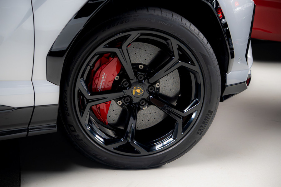 Lamborghini Urus 4.0 V8 HUD Leder Ceramic B&O 360° Massage ACC Alcantara hemel Elektr. achterklep Elektr. verstelbare stoelen met memory Stoel & Stuurverwarming Navi PDC Climate LM velgen