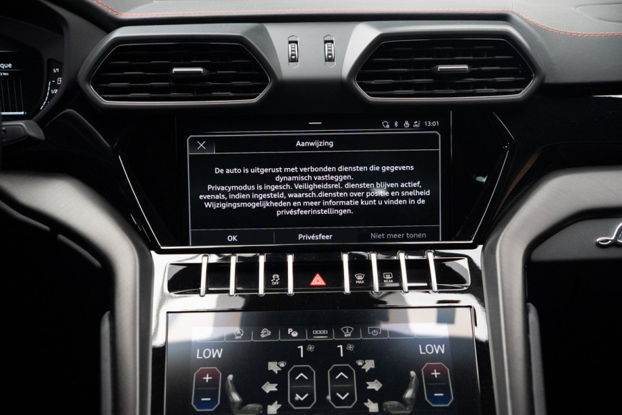Lamborghini Urus 4.0 V8 HUD Leder Ceramic B&O 360° Massage ACC Alcantara hemel Elektr. achterklep Elektr. verstelbare stoelen met memory Stoel & Stuurverwarming Navi PDC Climate LM velgen