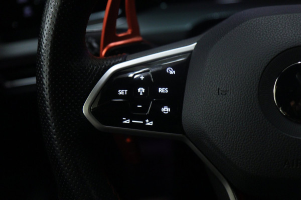 Volkswagen Golf 2.0 TSI GTI CLUBSPORT BLACK STYLE /PANO/H-K/CAM/CARPLAY/IQ-LIGHT/VOLL