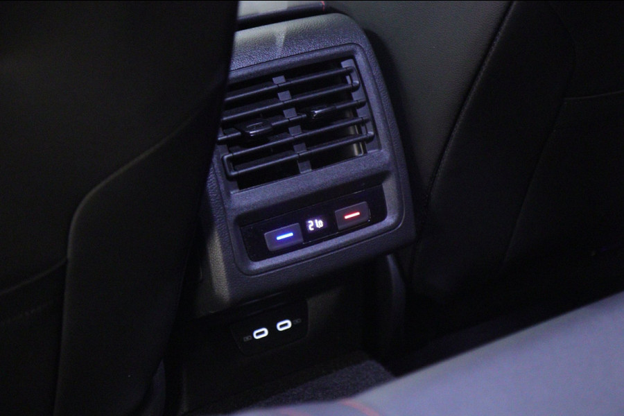 Volkswagen Golf 2.0 TSI GTI CLUBSPORT BLACK STYLE /PANO/H-K/CAM/CARPLAY/IQ-LIGHT/VOLL