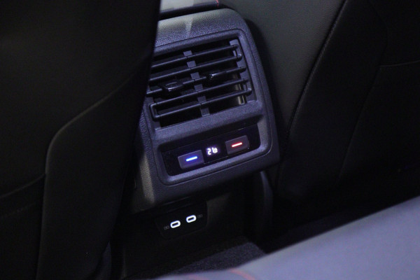 Volkswagen Golf 2.0 TSI GTI CLUBSPORT BLACK STYLE /PANO/H-K/CAM/CARPLAY/IQ-LIGHT/VOLL