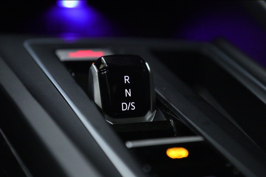 Volkswagen Golf 2.0 TSI GTI CLUBSPORT BLACK STYLE /PANO/H-K/CAM/CARPLAY/IQ-LIGHT/VOLL