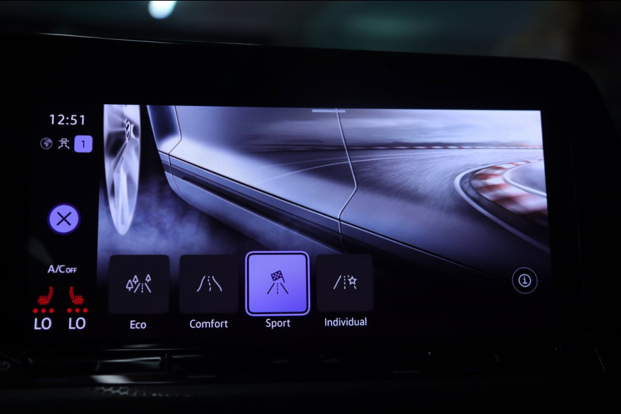 Volkswagen Golf 2.0 TSI GTI CLUBSPORT BLACK STYLE /PANO/H-K/CAM/CARPLAY/IQ-LIGHT/VOLL