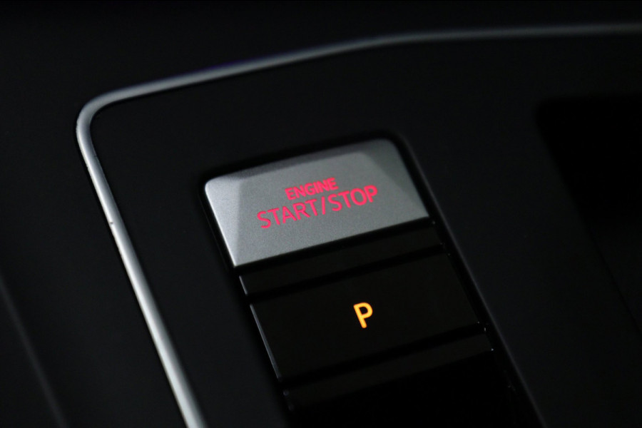 Volkswagen Golf 2.0 TSI GTI CLUBSPORT BLACK STYLE /PANO/H-K/CAM/CARPLAY/IQ-LIGHT/VOLL