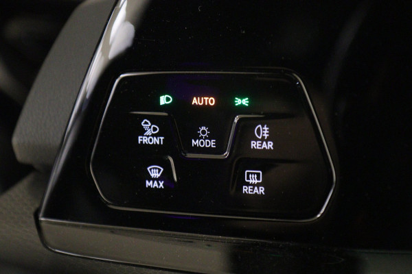 Volkswagen Golf 2.0 TSI GTI CLUBSPORT BLACK STYLE /PANO/H-K/CAM/CARPLAY/IQ-LIGHT/VOLL