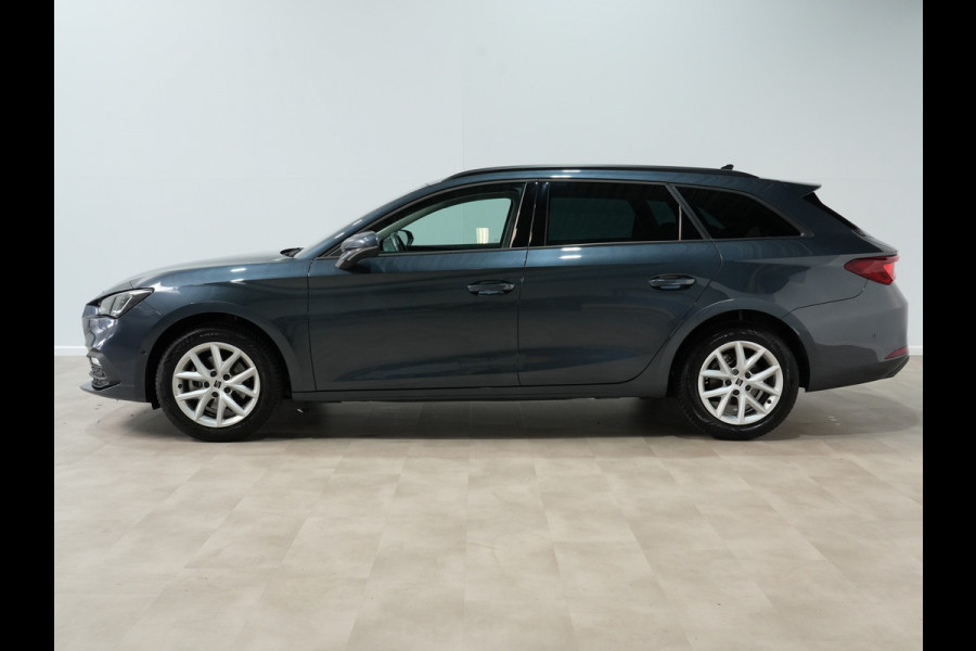 Seat Leon Sportstourer 1.5 eTSI 150pk DSG Style Business Intense Trekhaak Navigatie Camera Parkass. Android/Carplay