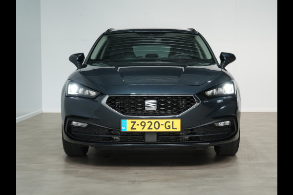 Seat Leon Sportstourer 1.5 eTSI 150pk DSG Style Business Intense Trekhaak Navigatie Camera Parkass. Android/Carplay