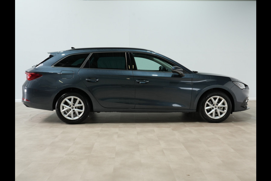 Seat Leon Sportstourer 1.5 eTSI 150pk DSG Style Business Intense Trekhaak Navigatie Camera Parkass. Android/Carplay