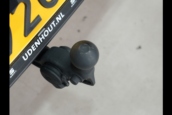 Seat Leon Sportstourer 1.5 eTSI 150pk DSG Style Business Intense Trekhaak Navigatie Camera Parkass. Android/Carplay