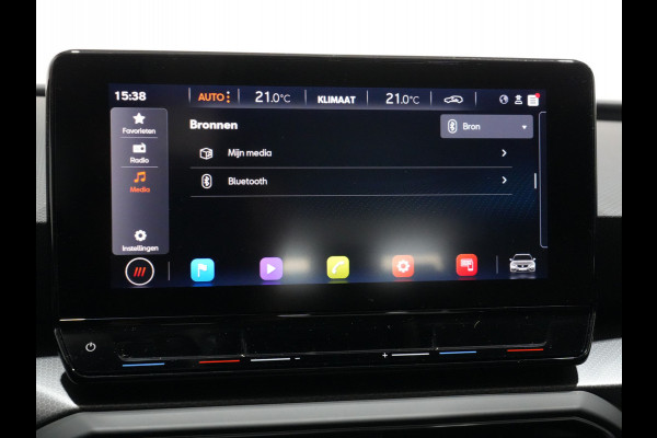 Seat Leon Sportstourer 1.5 eTSI 150pk DSG Style Business Intense Trekhaak Navigatie Camera Parkass. Android/Carplay