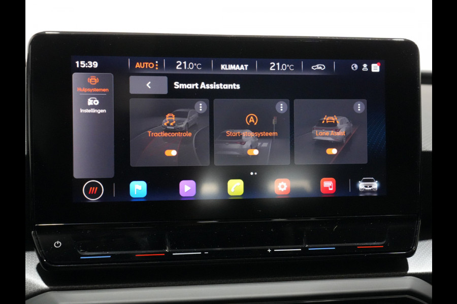 Seat Leon Sportstourer 1.5 eTSI 150pk DSG Style Business Intense Trekhaak Navigatie Camera Parkass. Android/Carplay