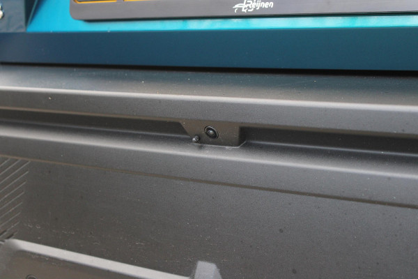 Peugeot e-408 GT AVANTAGE 58 kWh | PANORAMISCH SCHUIF/KANTEL DAK | ELEKTRISCH BEDIENBARE VOORSTOELEN | STOEL/STUUR VERWARMING | MASSAGE FUNCTIE OP DE VOORSTOELEN | FOCAL AUDIO SYSTEEM | ALCANTARA/LEDEREN BEKLEDING | 360° CAMERA | PARKEERSENSOREN VOOR + ACHTER | ELEKTRISCH BEDIENBARE ACHTERKLEP | SFEER VERLICHTING | KEYLESS ENTRY/START | 19" LICHTMETALEN VELGEN | DODEHOEK DETECTIE | ADAPTIVE CRUISE CONTROL | APPLE CARPLAY/ANDROID AUTO DRAADLOOS | DRAADLOOS TELEFOONLADEN |