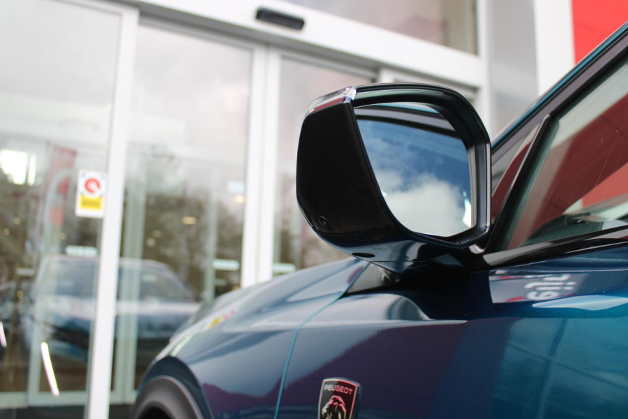 Peugeot e-408 GT AVANTAGE 58 kWh | PANORAMISCH SCHUIF/KANTEL DAK | ELEKTRISCH BEDIENBARE VOORSTOELEN | STOEL/STUUR VERWARMING | MASSAGE FUNCTIE OP DE VOORSTOELEN | FOCAL AUDIO SYSTEEM | ALCANTARA/LEDEREN BEKLEDING | 360° CAMERA | PARKEERSENSOREN VOOR + ACHTER | ELEKTRISCH BEDIENBARE ACHTERKLEP | SFEER VERLICHTING | KEYLESS ENTRY/START | 19" LICHTMETALEN VELGEN | DODEHOEK DETECTIE | ADAPTIVE CRUISE CONTROL | APPLE CARPLAY/ANDROID AUTO DRAADLOOS | DRAADLOOS TELEFOONLADEN |