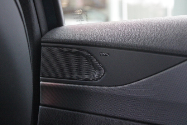 Peugeot e-408 GT AVANTAGE 58 kWh | PANORAMISCH SCHUIF/KANTEL DAK | ELEKTRISCH BEDIENBARE VOORSTOELEN | STOEL/STUUR VERWARMING | MASSAGE FUNCTIE OP DE VOORSTOELEN | FOCAL AUDIO SYSTEEM | ALCANTARA/LEDEREN BEKLEDING | 360° CAMERA | PARKEERSENSOREN VOOR + ACHTER | ELEKTRISCH BEDIENBARE ACHTERKLEP | SFEER VERLICHTING | KEYLESS ENTRY/START | 19" LICHTMETALEN VELGEN | DODEHOEK DETECTIE | ADAPTIVE CRUISE CONTROL | APPLE CARPLAY/ANDROID AUTO DRAADLOOS | DRAADLOOS TELEFOONLADEN |