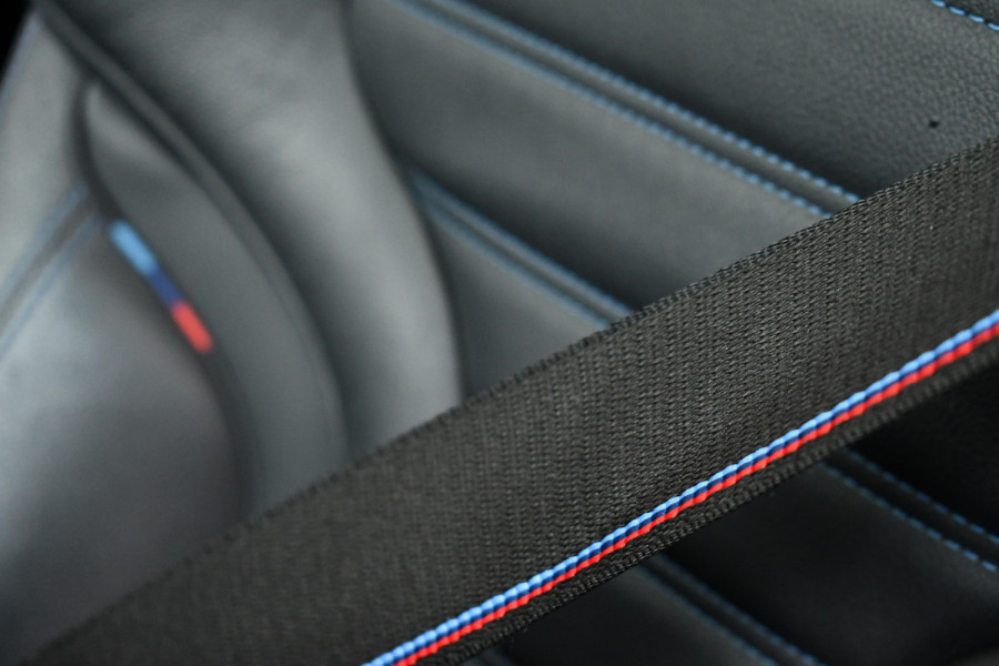 BMW 3 Serie Touring 330e M-Sport Pro Pano M-zetels ACC HUD HiFi 19inch