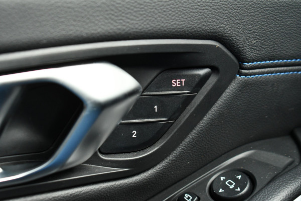 BMW 3 Serie Touring 330e M-Sport Pro Pano M-zetels ACC HUD HiFi 19inch