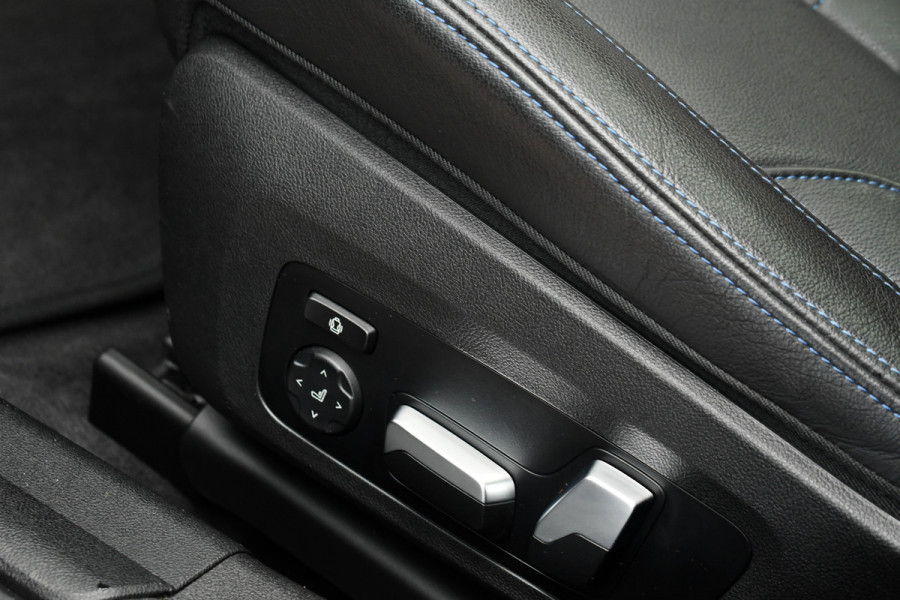 BMW 3 Serie Touring 330e M-Sport Pro Pano M-zetels ACC HUD HiFi 19inch