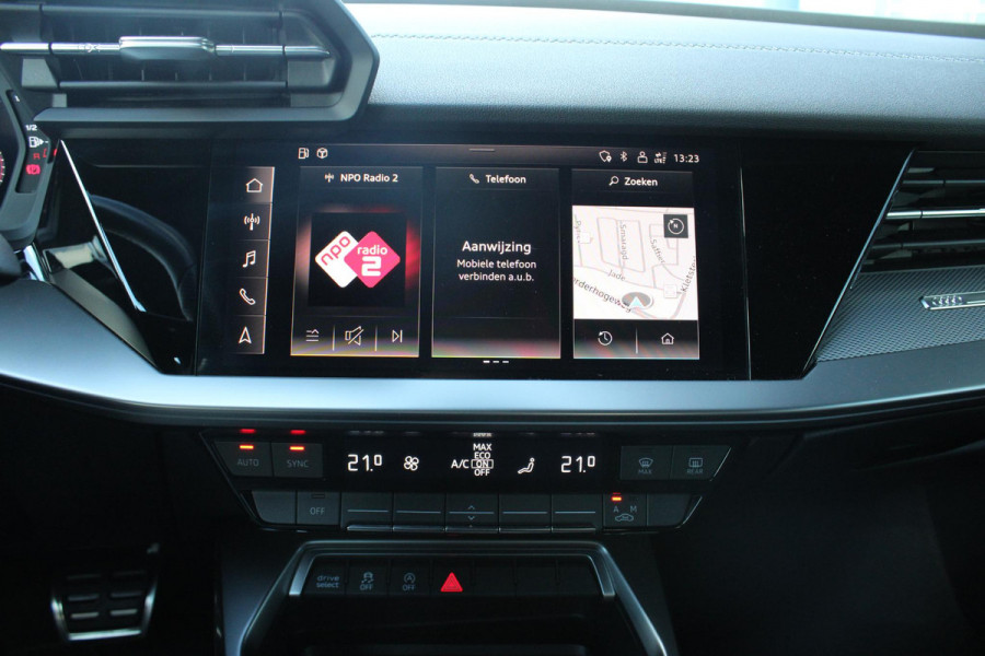 Audi A3 Limousine 30 TFSI S edition 19'' Lichtmetalen Velgen | Adaptive Cruise Control | Climate Control | Navigatie | Parkeersensoren |