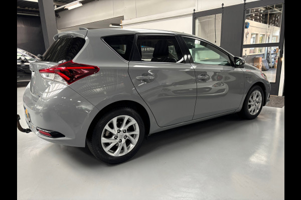 Toyota Auris 1.8 Hybrid Energy Plus / Navigatie / Trekhaak