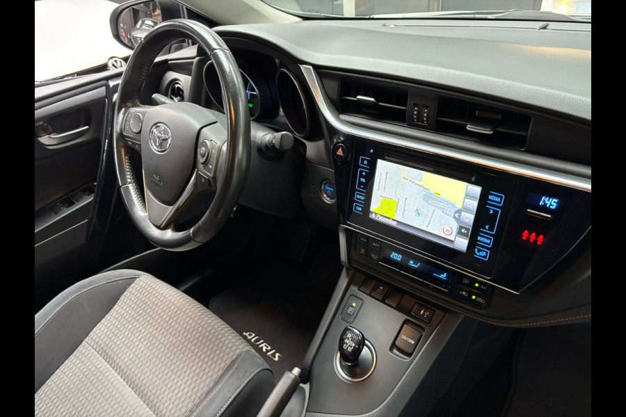Toyota Auris 1.8 Hybrid Energy Plus / Navigatie / Trekhaak