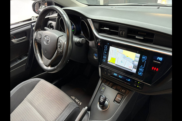 Toyota Auris 1.8 Hybrid Energy Plus / Navigatie / Trekhaak