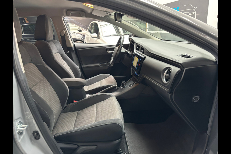 Toyota Auris 1.8 Hybrid Energy Plus / Navigatie / Trekhaak