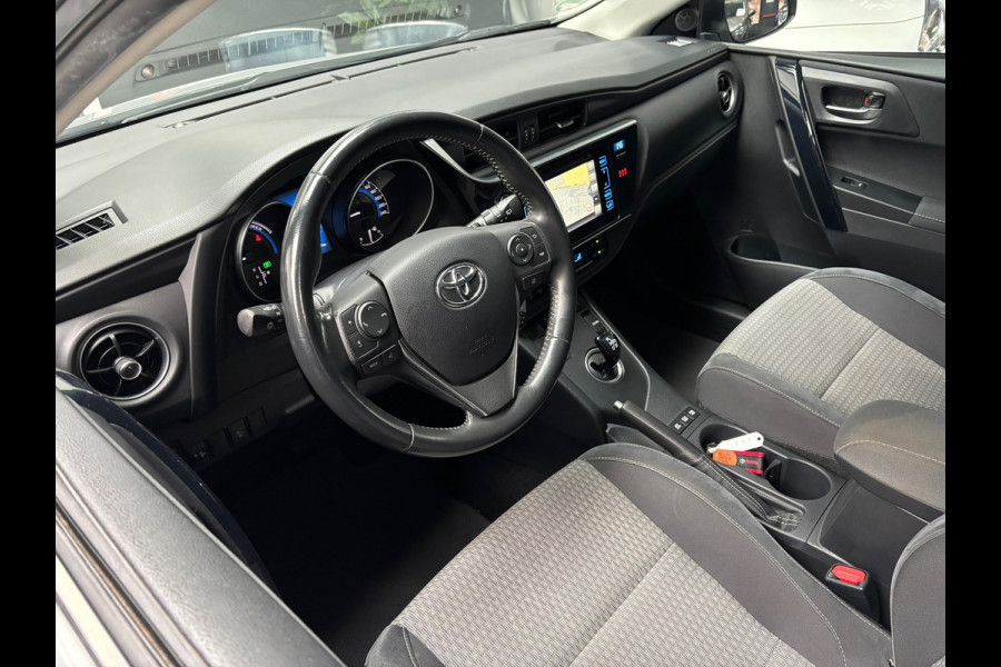 Toyota Auris 1.8 Hybrid Energy Plus / Navigatie / Trekhaak