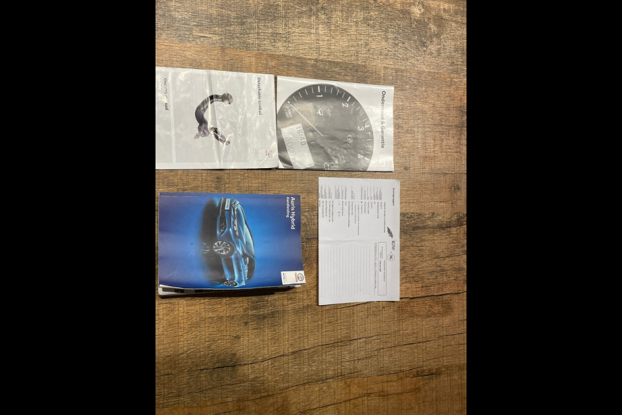 Toyota Auris 1.8 Hybrid Energy Plus / Navigatie / Trekhaak