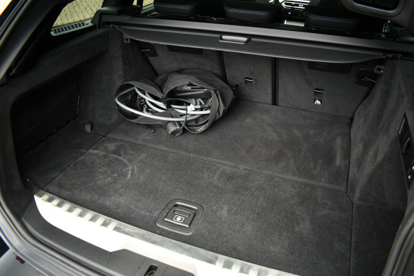 BMW 3 Serie Touring 330e M-Sport Pro Pano M-zetels ACC HUD HiFi 19inch