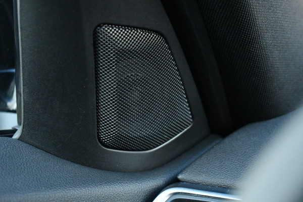 BMW 3 Serie Touring 330e M-Sport Pro Pano M-zetels ACC HUD HiFi 19inch