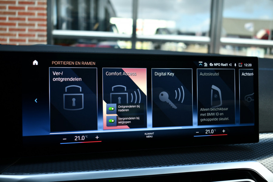 BMW 3 Serie Touring 330e M-Sport Pro Pano M-zetels ACC HUD HiFi 19inch